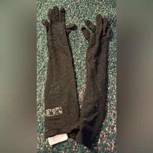 ‼️RARE‼️🎸Carolina Amato🎸🔥NWT🔥Black Lace Elbow Length Gloves (from Free People)